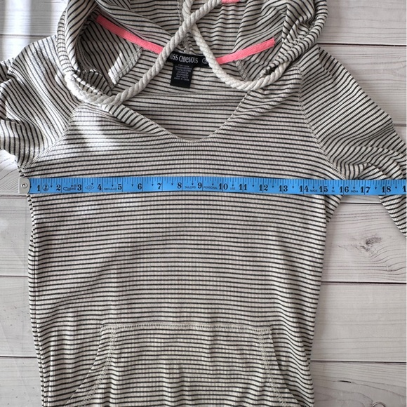 Miss Chievous Striped Gray and White Women's Pull Over Hoodie Size Small Casual - Picture 5 of 6